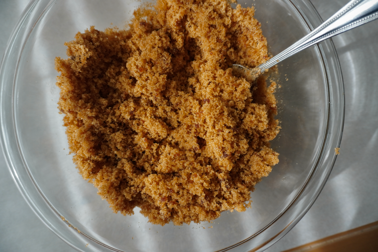 bowl of brown sugar